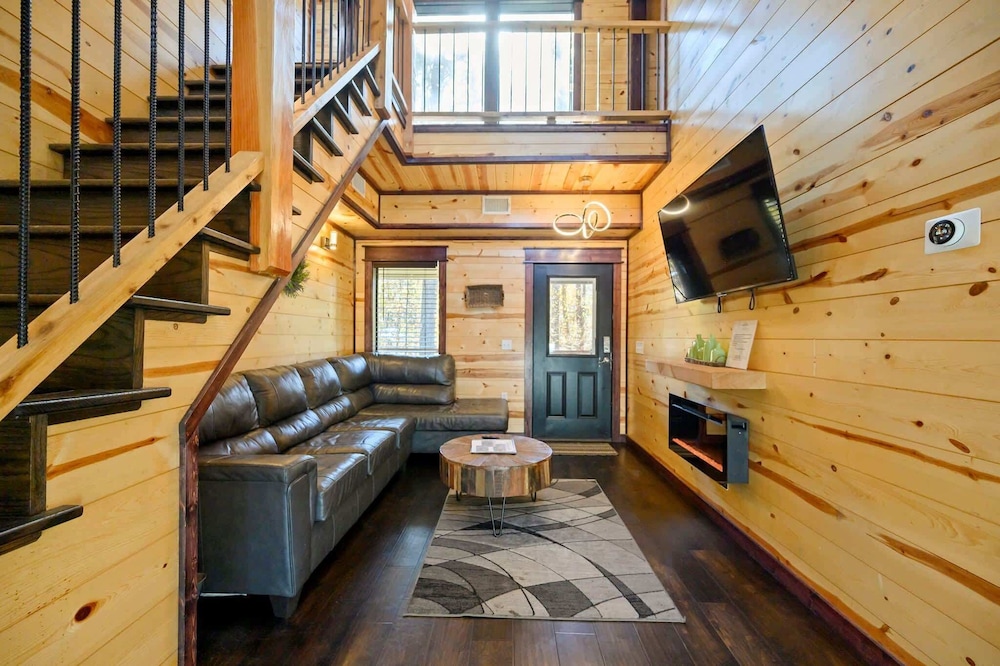 Feelin' Froggy Cabin for 11