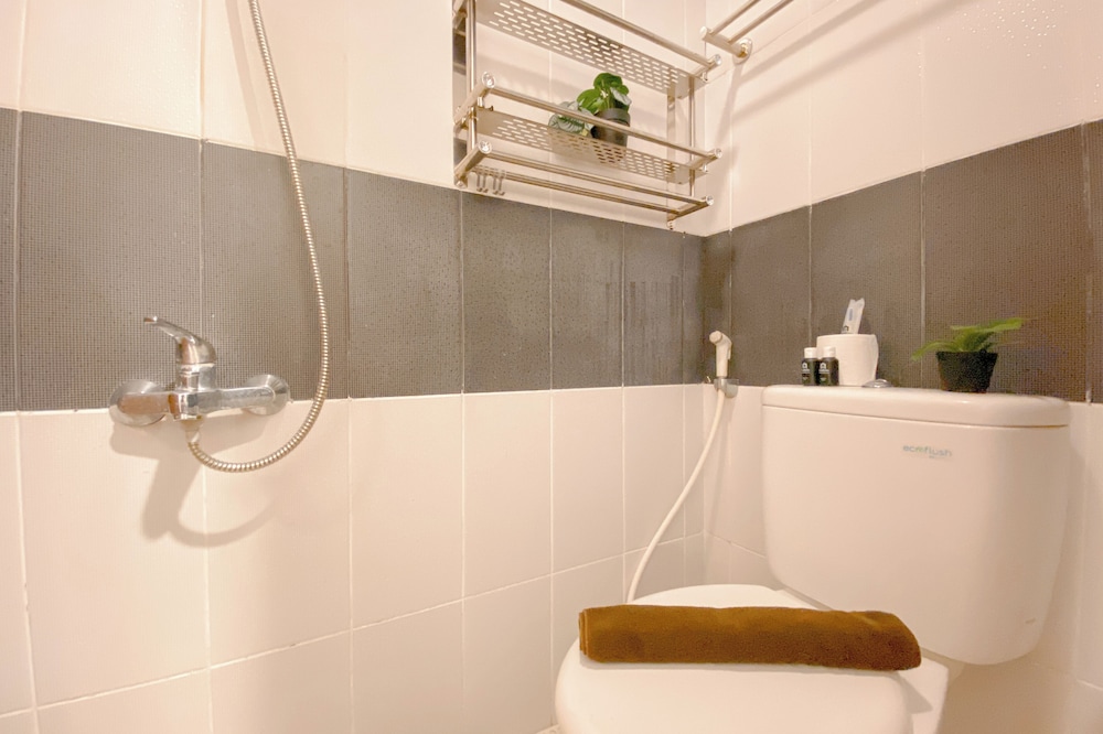 Minimalist And Comfy Studio Apartment At Cinere Bellevue Suites