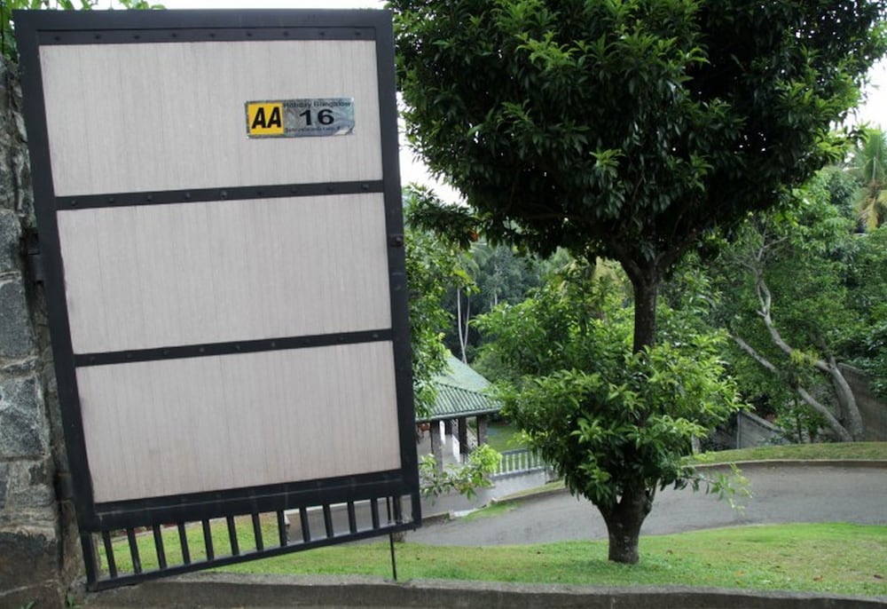 AA Circuit bungalow