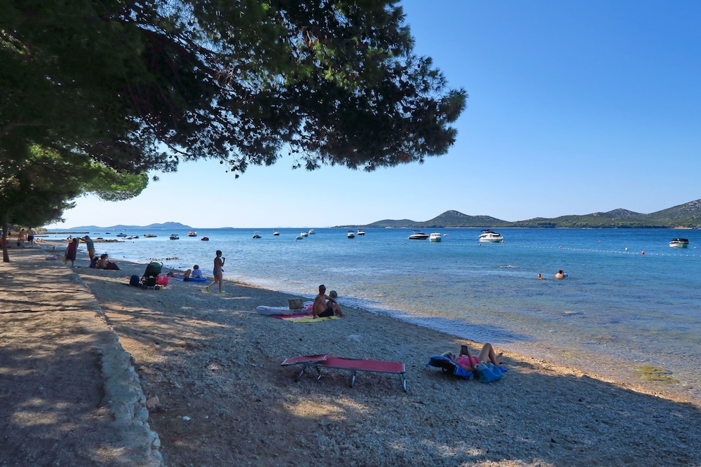 Mediteran kamp Mobile Homes in Camping Ljutic