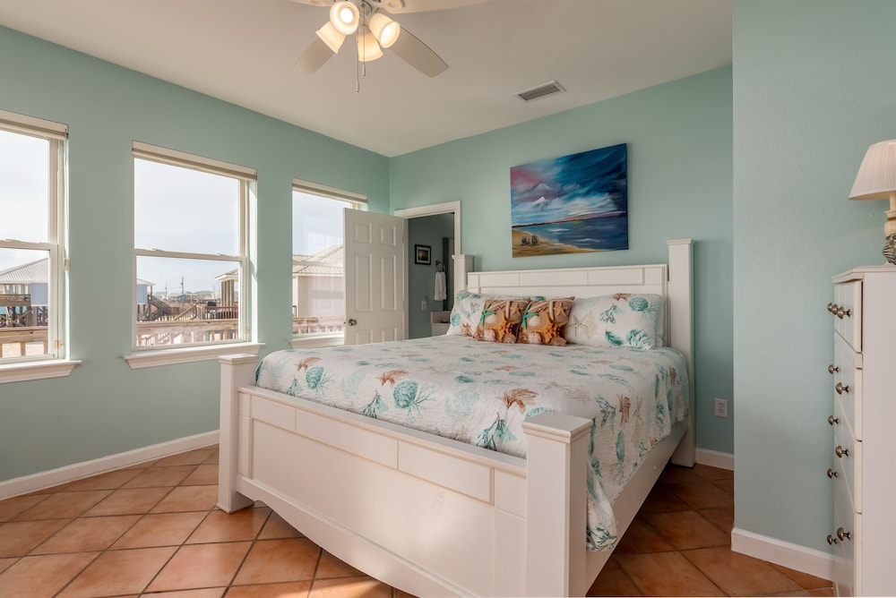 Surfside - 2431 Bienville 4 Bedroom Home by RedAwning
