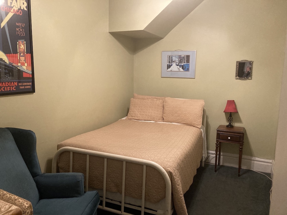 Old Chicago Inn