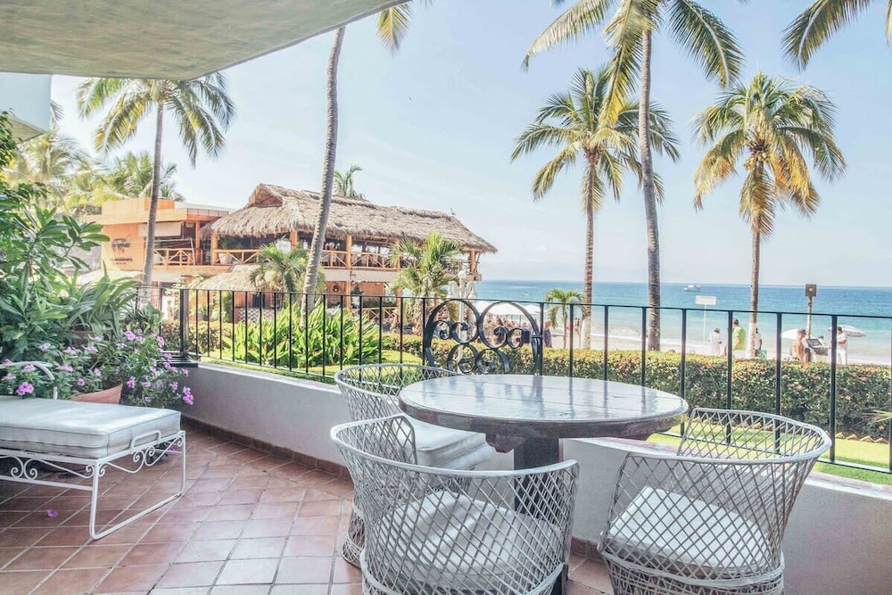 Ocean View 2Br Condo-balcony-beach-pool VDS 111