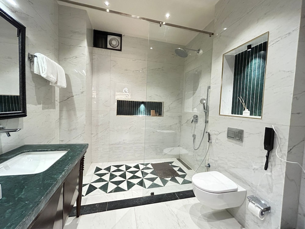 Omaya Suites