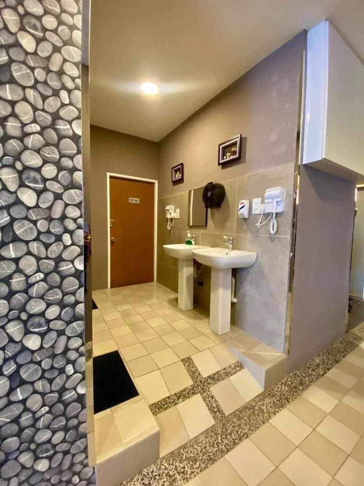 BRIGHTON INN & CAMPING RESORT