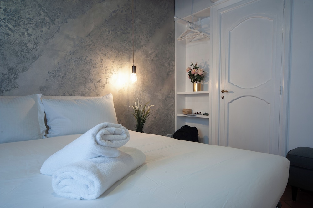 navona jacuzzi apartment