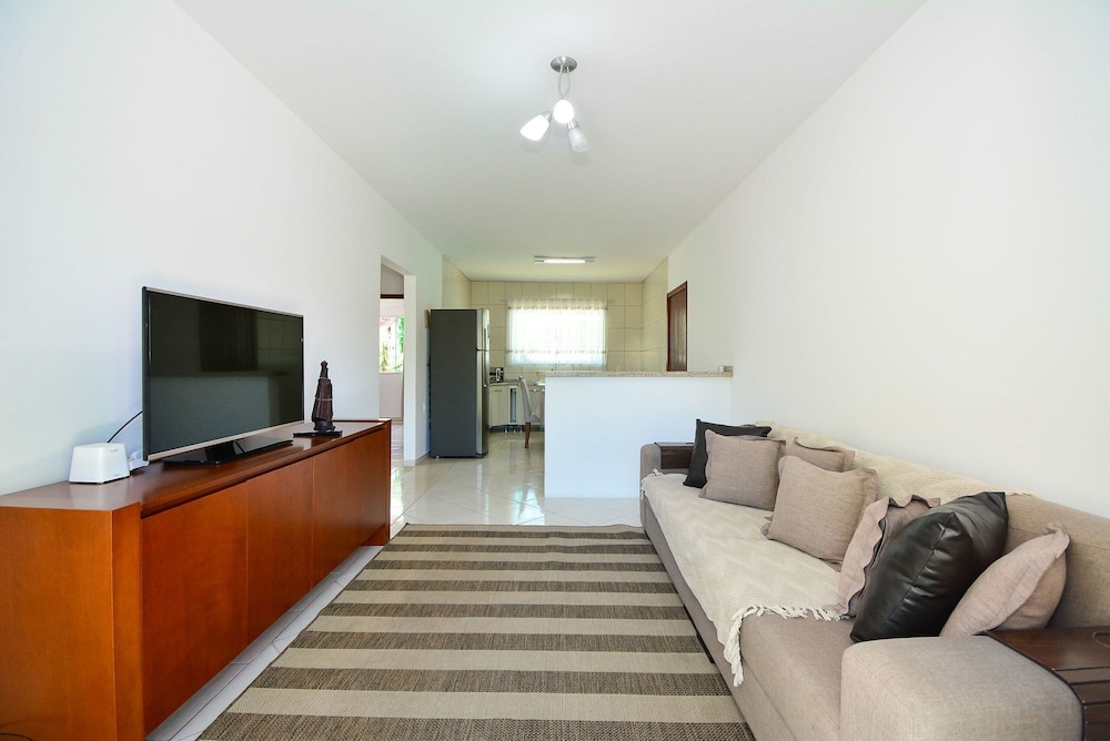 Casa com piscina a 250m da Praia PLH006