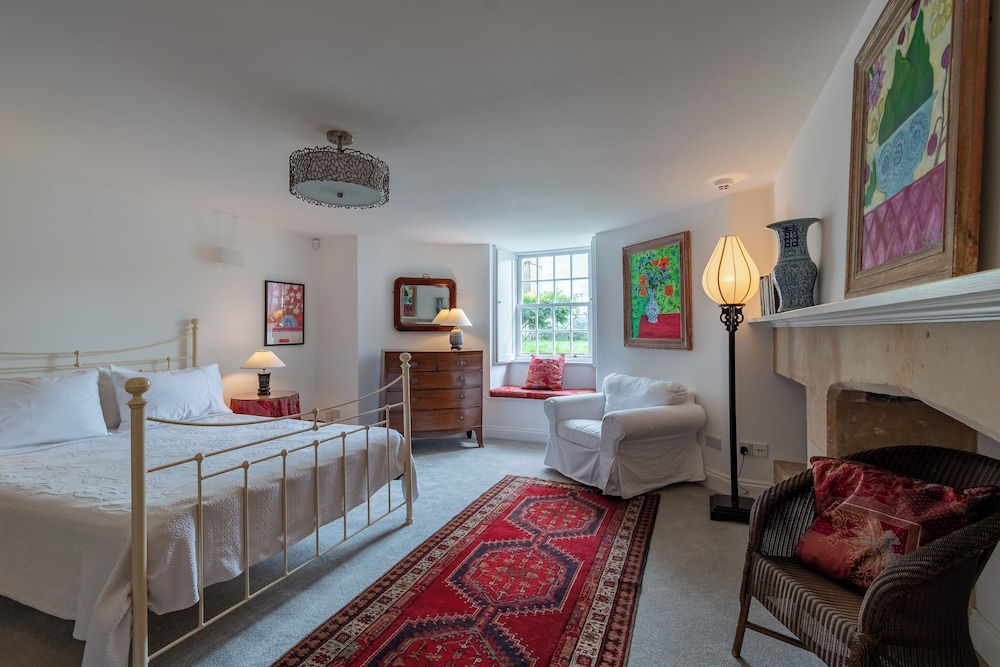 Somerset House - Charming Period 1BD view 2