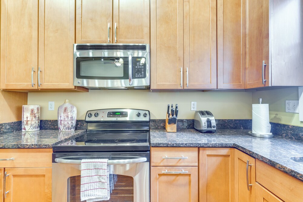 Downtown Louisville Escape: Perfect for Events!