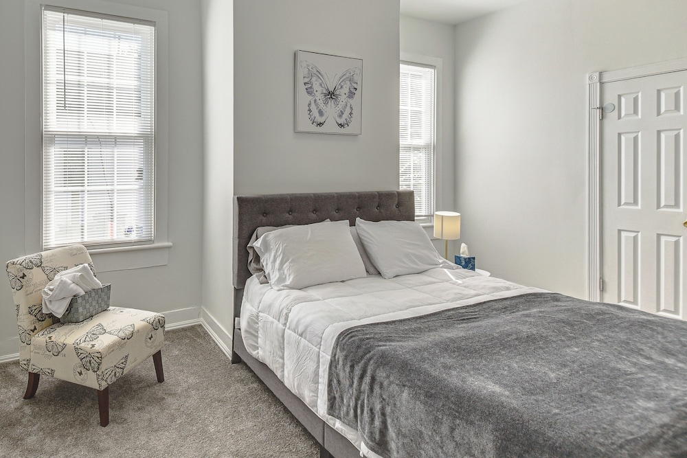 Spacious Family Home w/ Yard in Dtwn Hampton!