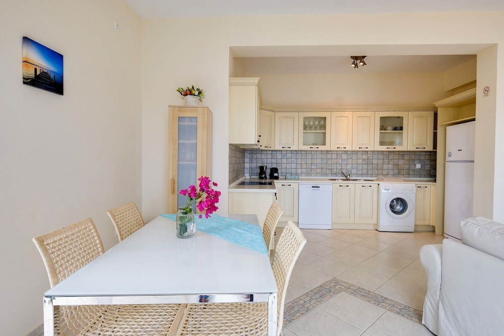 Serene Villa in Pera Melana near Sea view 3