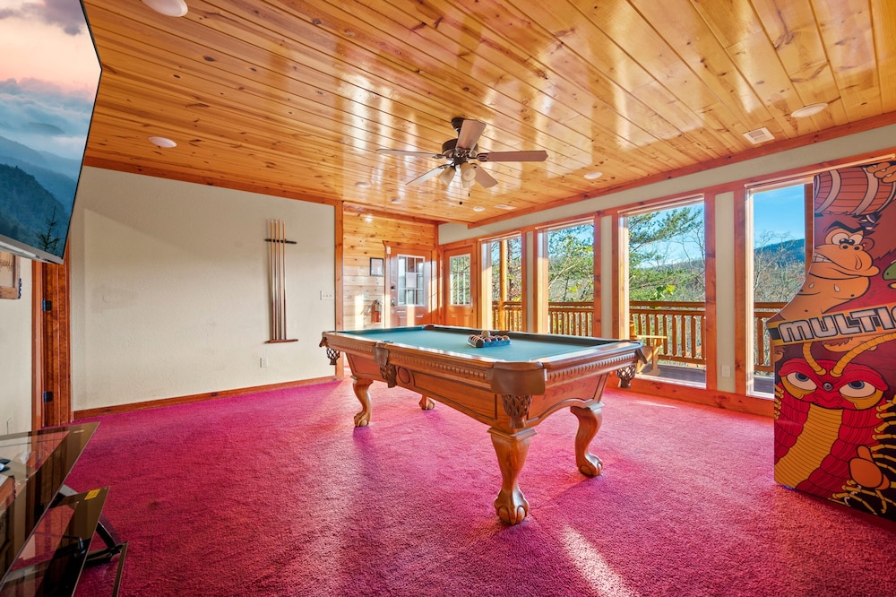 Exquisite Getaway w Indoor Pool Theater