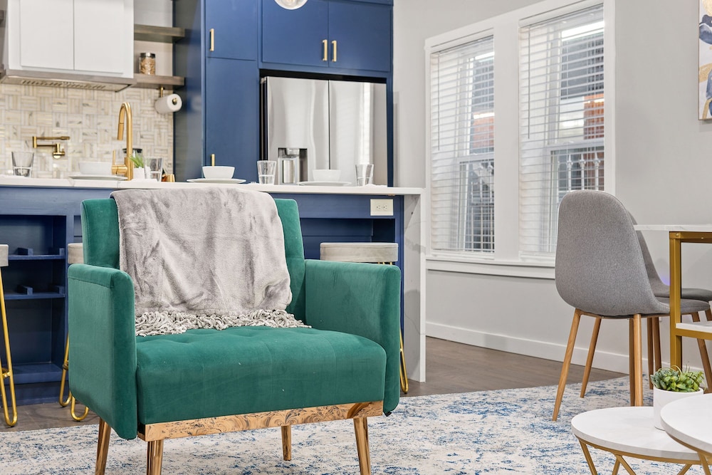 Emerald Indigo House Pet Friendly