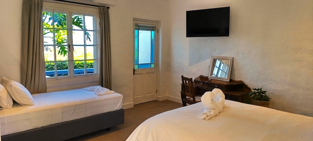 Guinea Fowl Lodge