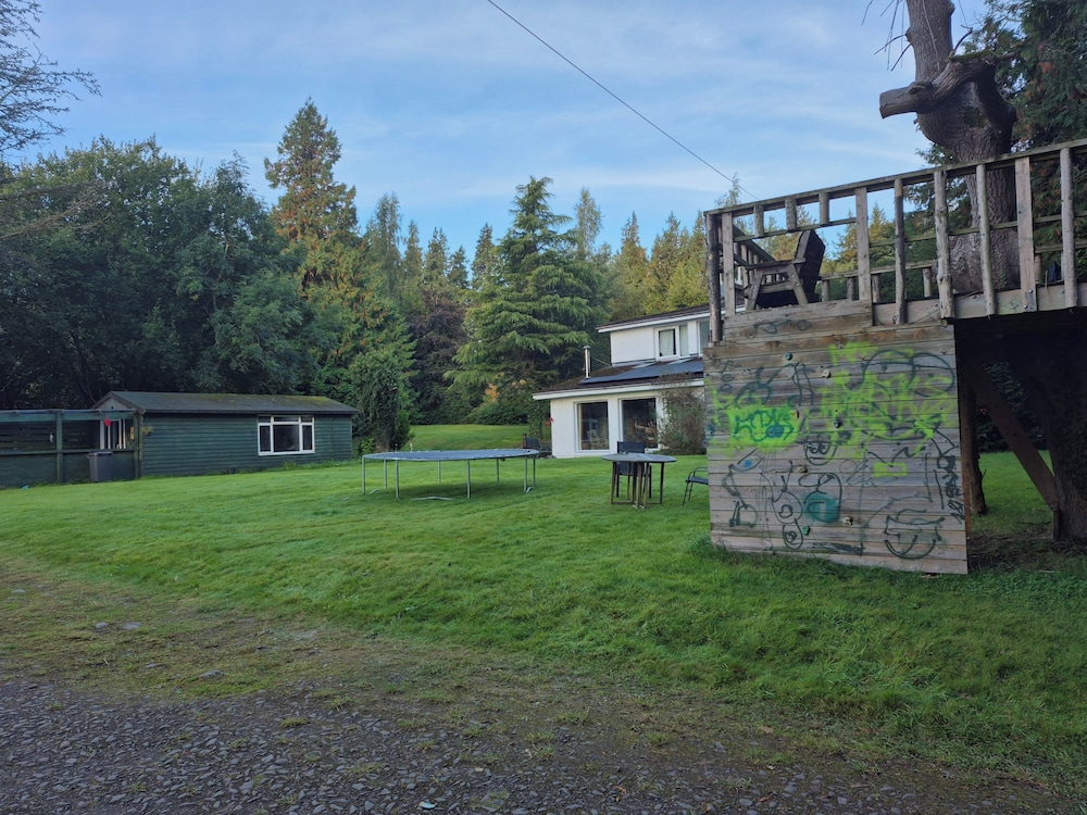 Hawick - House - Sleeps 9 - Hot Tub