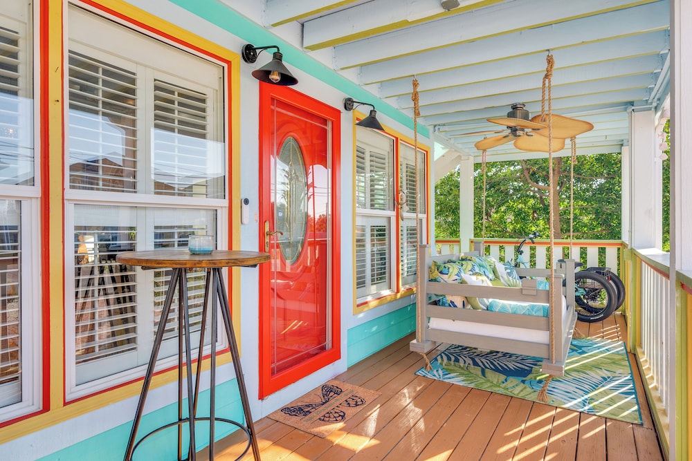 Steps to Ocean! PCB Family Home w/ Outdoor Oasis