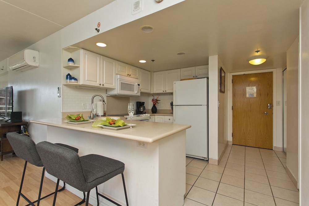 Ilikai Hotel 2Bedroom
