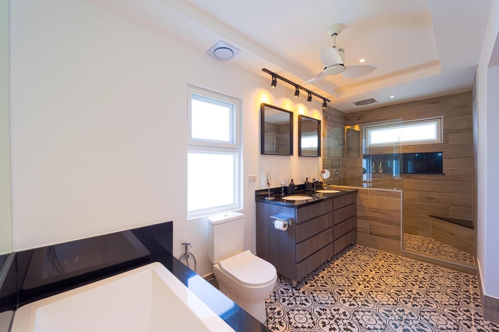 Brand-New Modern 3-Bedroom Villa MB20