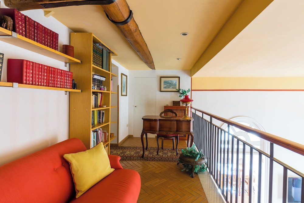 Residenza Capano Charming House by Napoliapartments