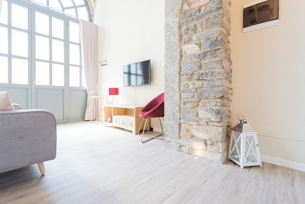 Romantic Escape City Centre With Jacuzzi & Parking by Rent all Como