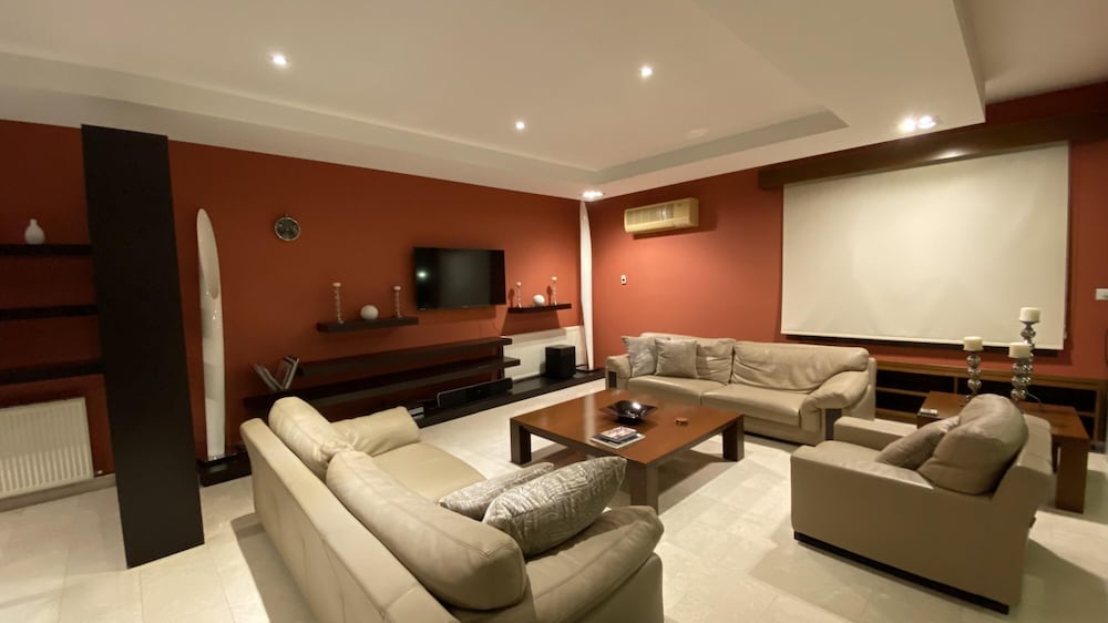Hallmark Beach Apt by TrulyCyprus