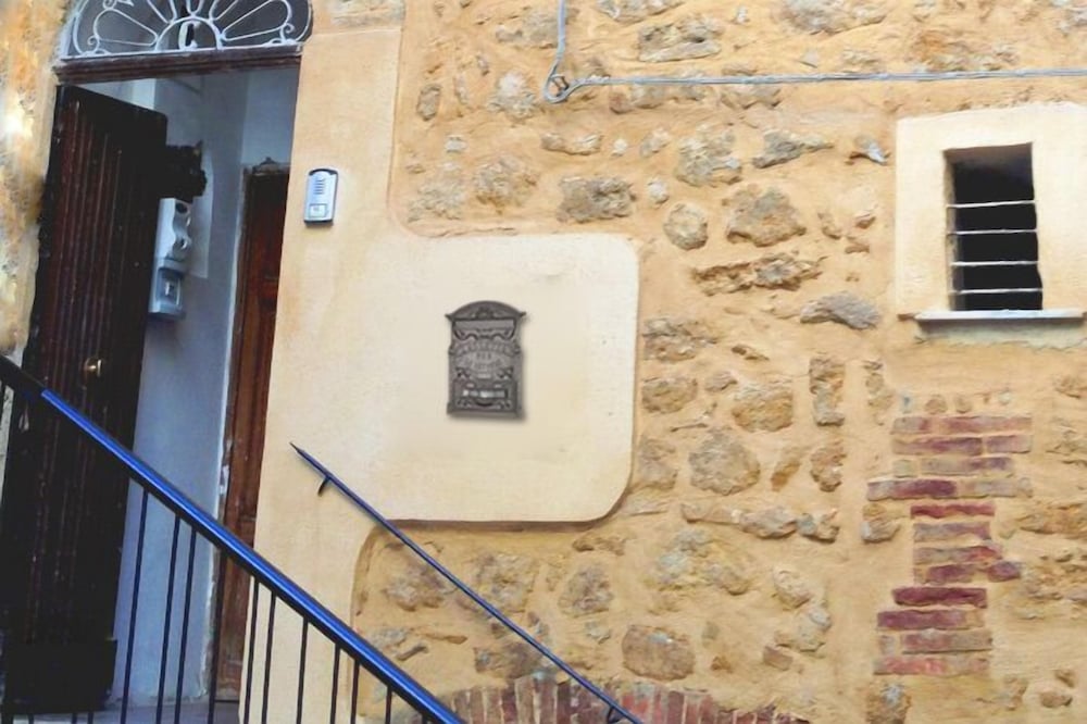 Hotel B&B Mille e Una Notte - Image 1