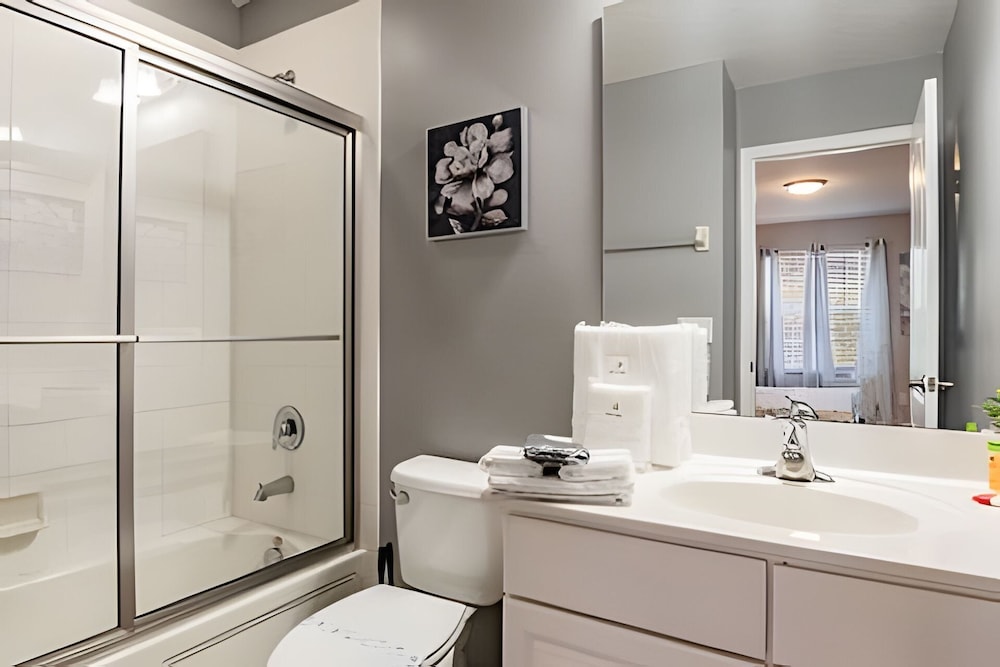 Solterra 6br, 4 Ensuites, Pool & Game Room