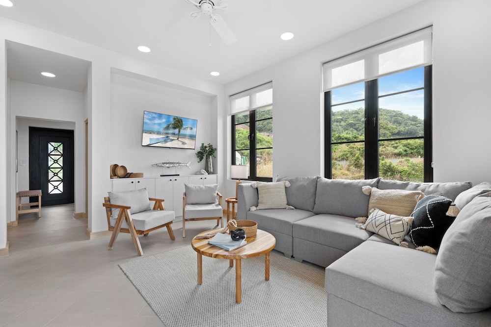 Stunning 3-BD Beachside Home with Small Pool