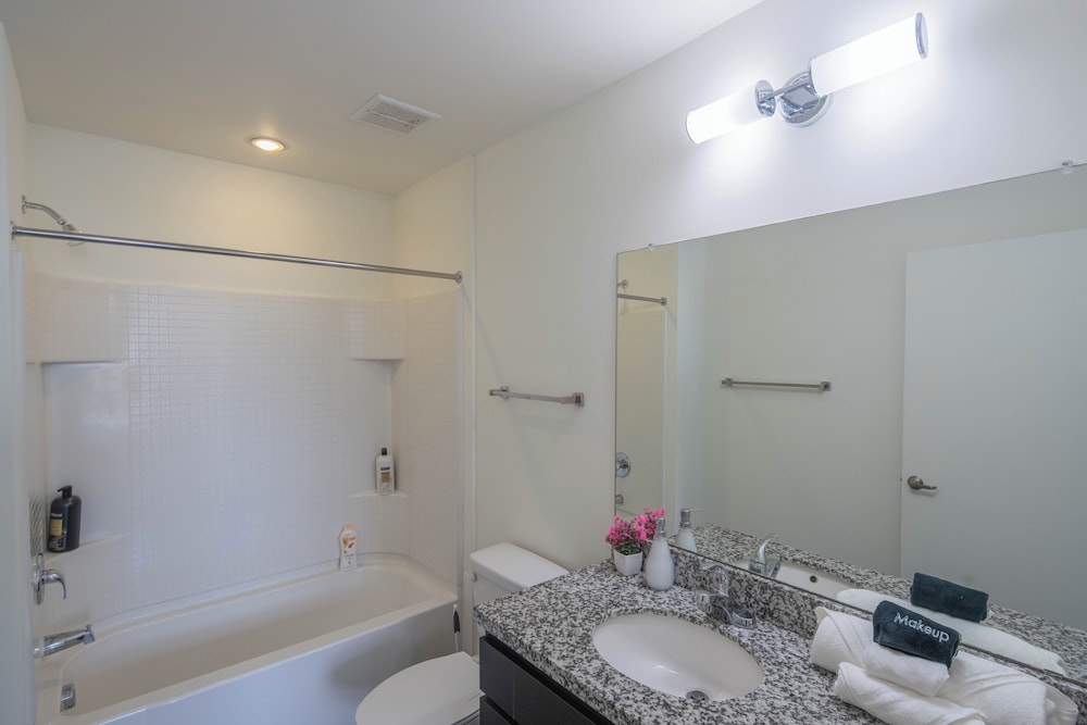 ROVE LIVING/KL - Roosevelt Point