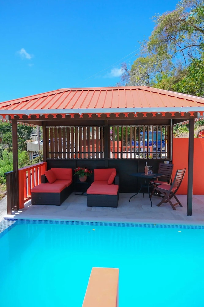 Flamingo Bequia - 4 B R Villa Including Cottage
