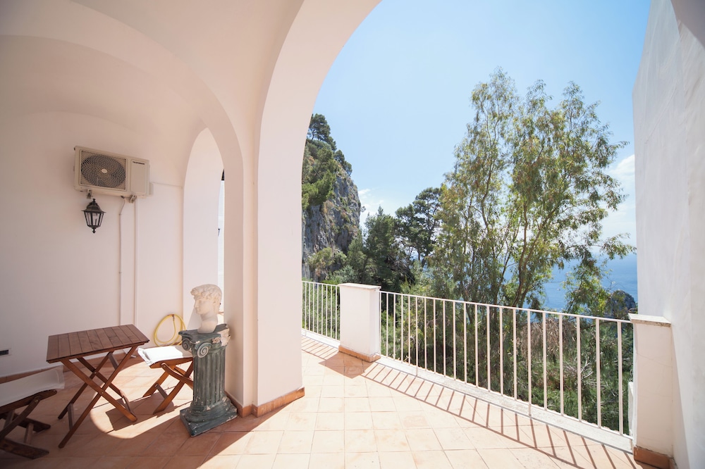 Villacore Capri