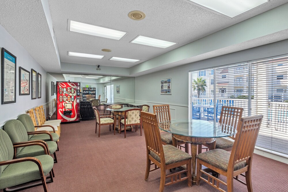 The Lazy Turtle by Silver Sands Vacation Rentals