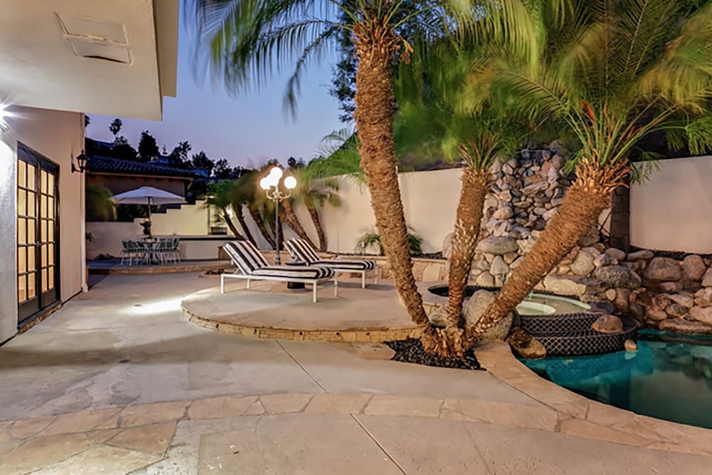 Beverly Glen Estate - Image 5