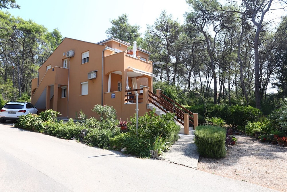 Perka - Peaceful and Quiet - A2 view 3
