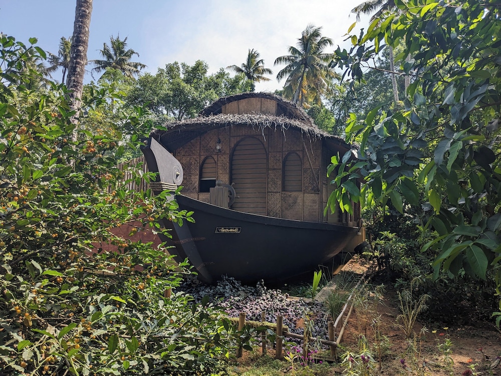 Neelambari Ecotourism Thrissur Aratupuzh