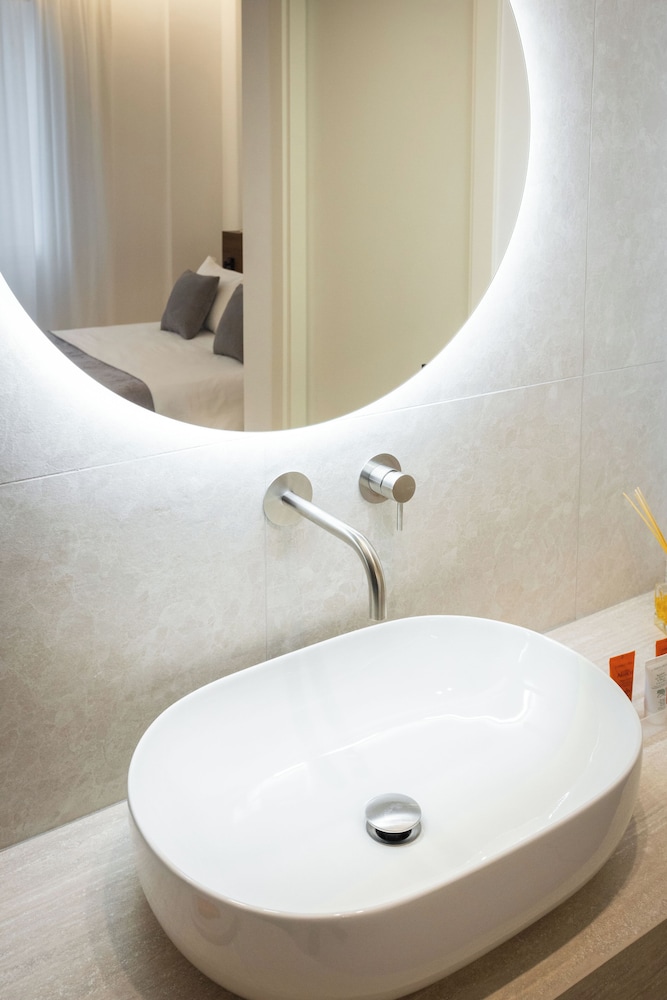 Nora's Suites