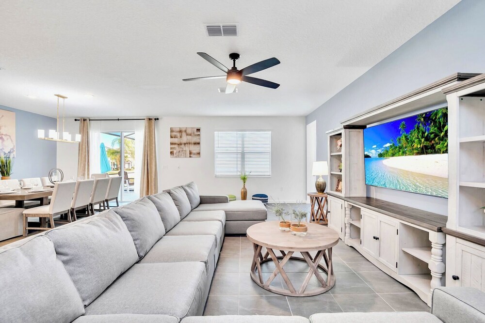 Upstay Luxury Resort Home w Private Pool & Hot Tub
