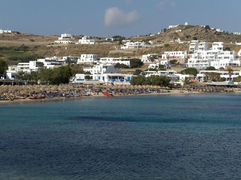 Yanna Asteri Suites view 4