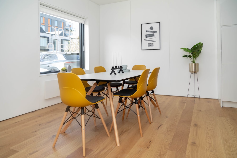 Salford Vacations - Senior Lane Residence - Property Image 5
