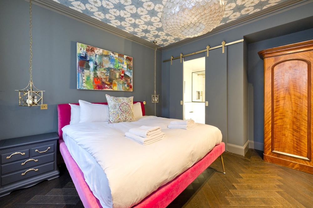 3 Bed Kensington Garden Flat