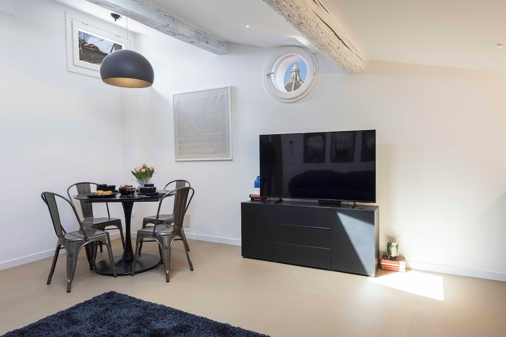 LVL apartments by MMega