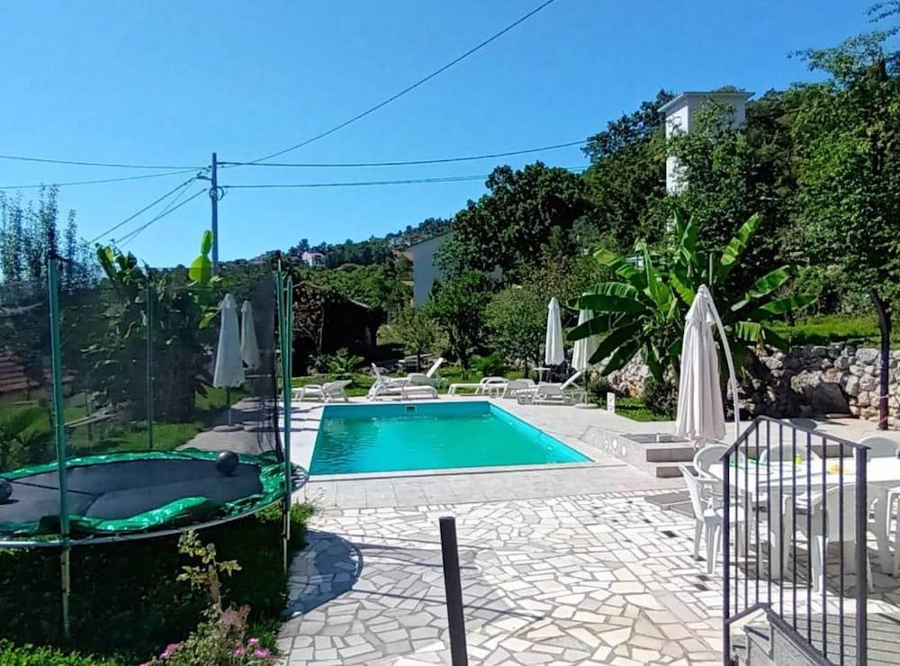 Luxury Lovran Apartments With Swimming Pool