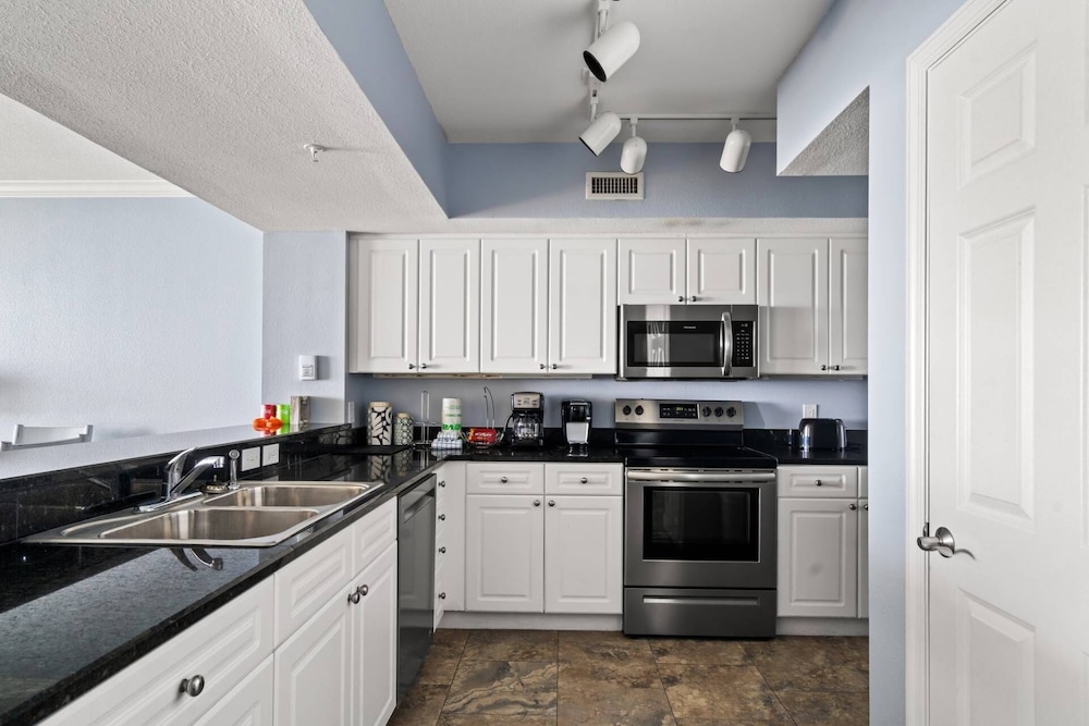 Emerald Beach Resort by iTrip Panama City Beach