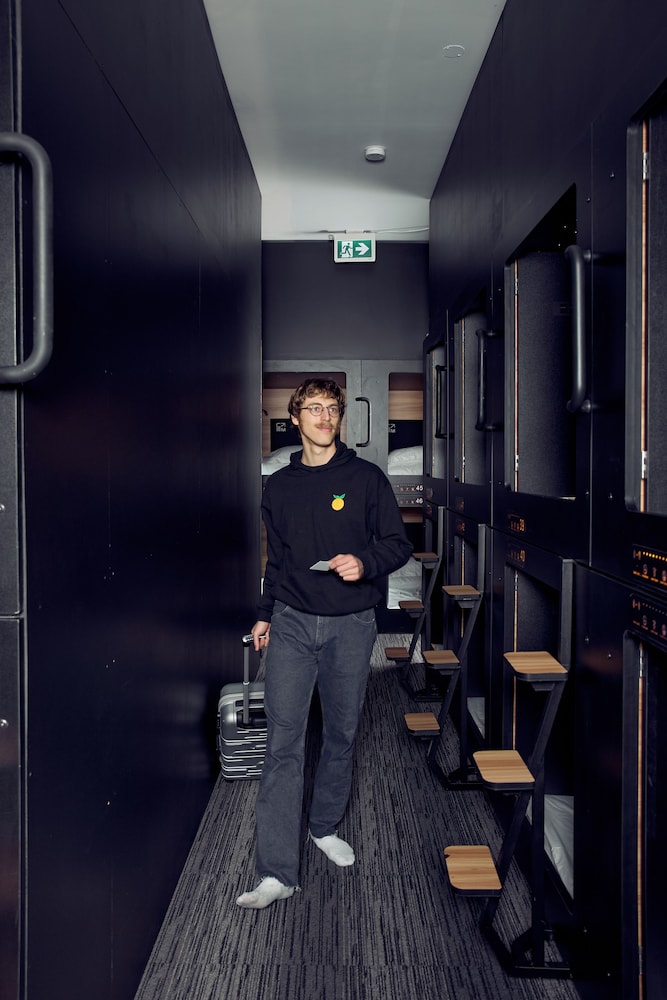 Capsule Hotel