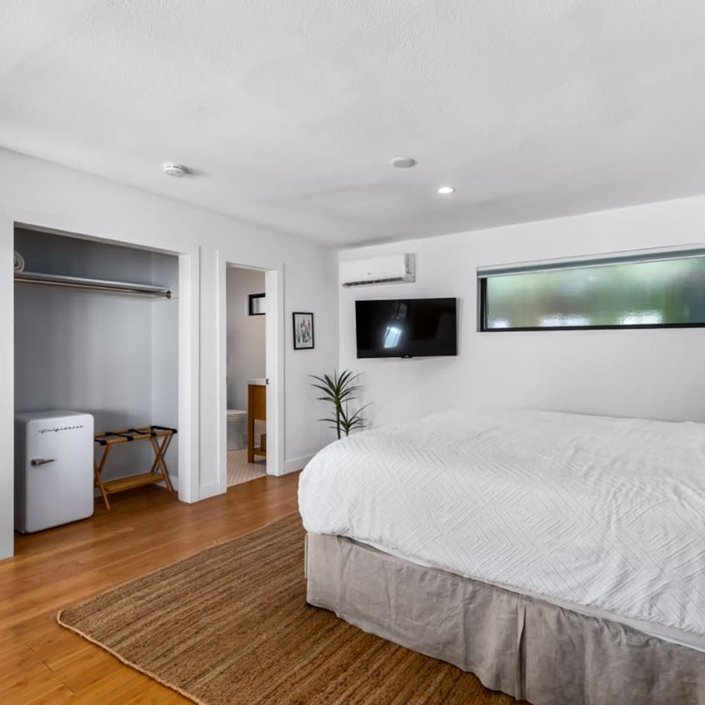 The Yucca Hotel- Entire Boutique Buyout