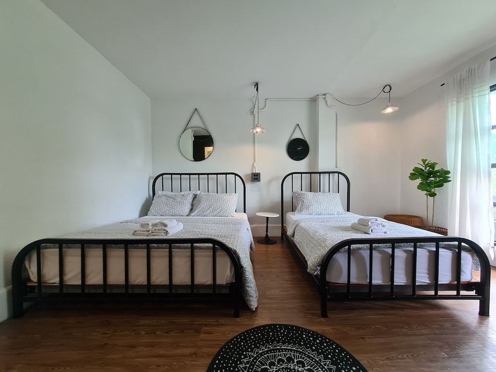 Hand Hotel