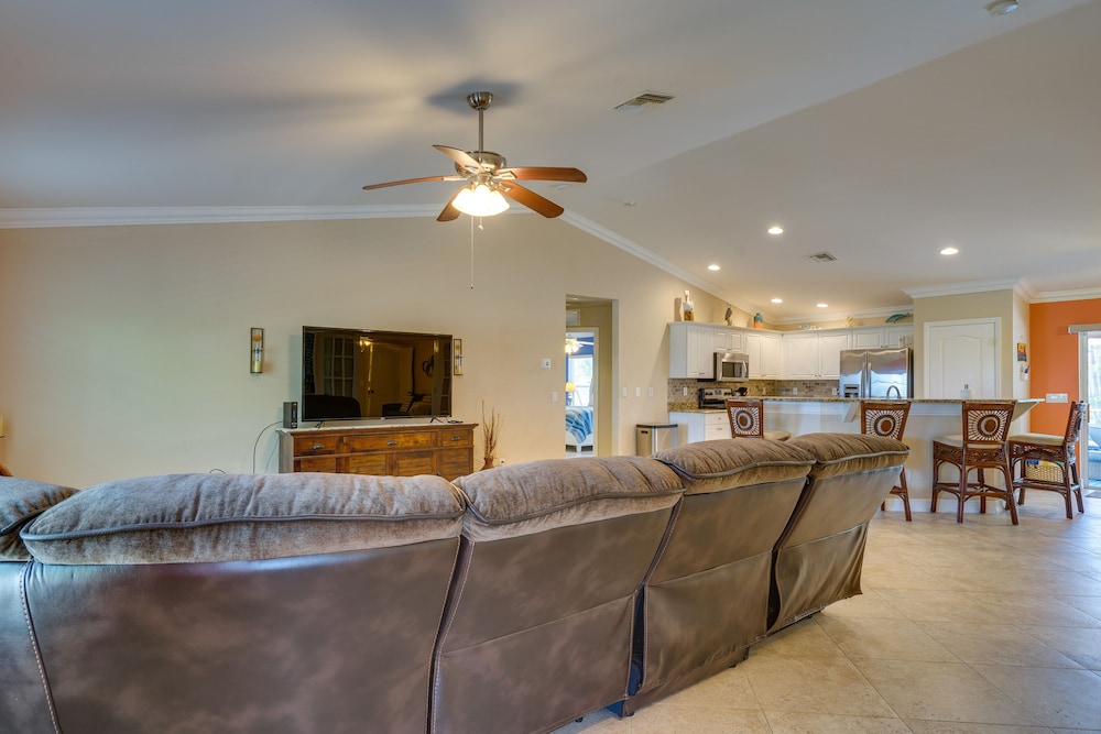 Family-friendly Home 10 Mi to Dtwn Cape Coral - Property Image 19