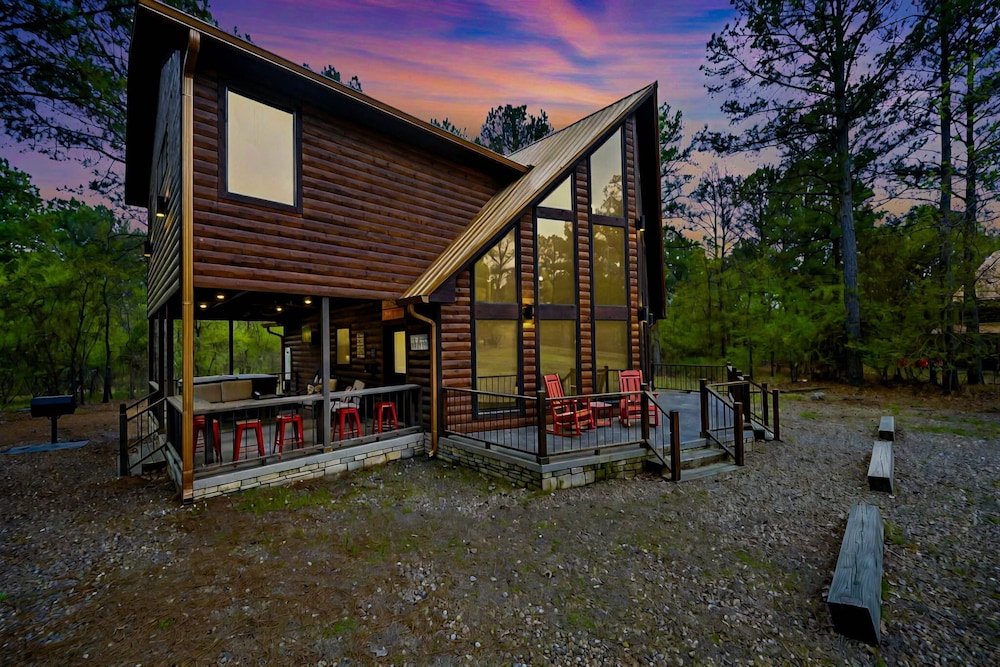Sugar Mama Cabin for 10!