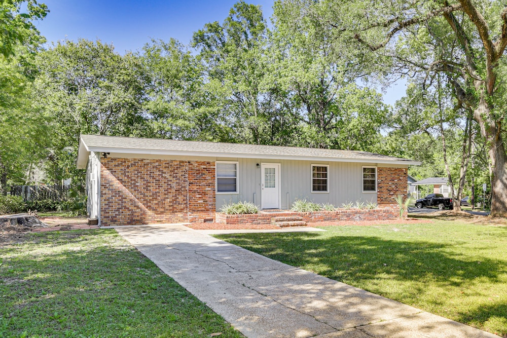 Tallahassee Home w/ Yard < 2 Mi to FSU Campus view 3