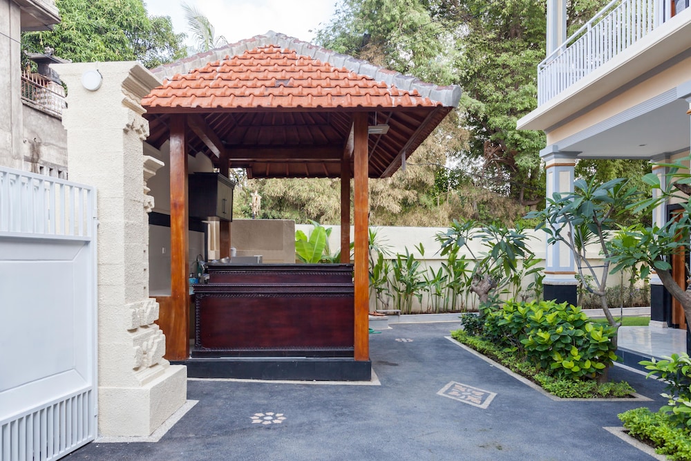 RedDoorz near Exit Toll Bali Mandara view 5